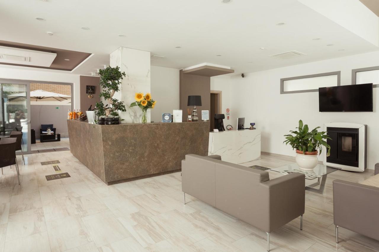 Hotel Gioia Ρίμινι Εξωτερικό φωτογραφία